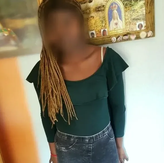 Alexandra, 36