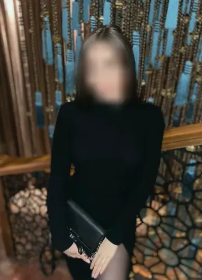 Emina, 36