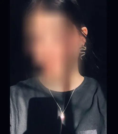 Eva, 21