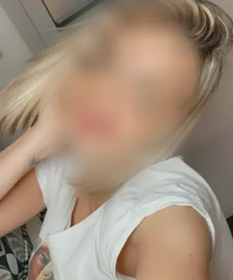 Ivana, 35