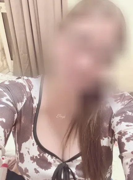 Laura, 39