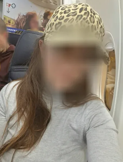 Leonie, 33