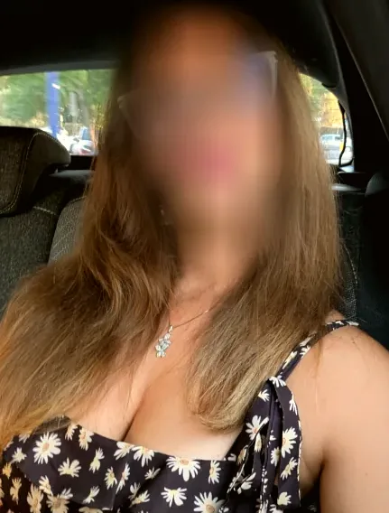 Nadine, 30