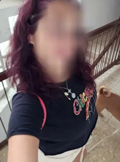 Sina, 33